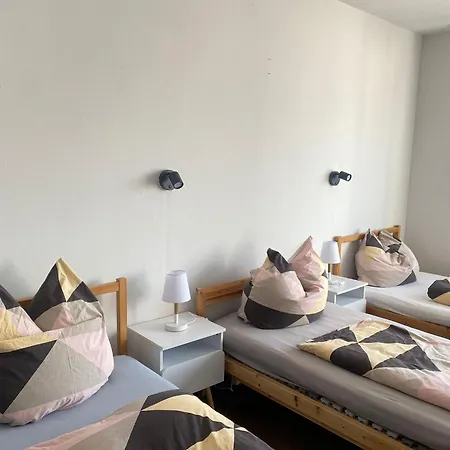 アパート 2-zimmer-wohnung Mit Balkon In Der *