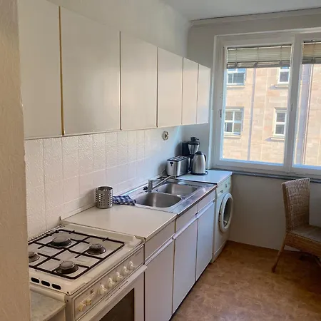 Apartment 2-zimmer-wohnung Mit Balkon In Der *