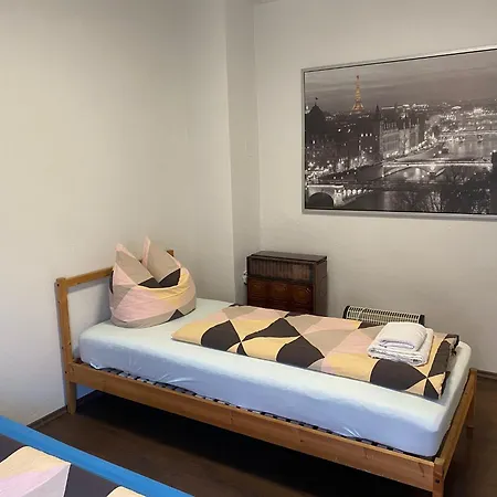 2-zimmer-wohnung Mit Balkon In Der *