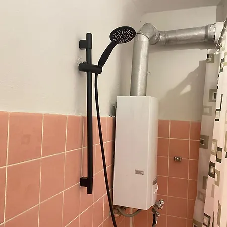 Apartment 2-zimmer-wohnung Mit Balkon In Der *